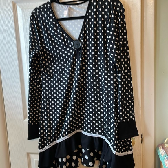Polka Dot top - Picture 1 of 6
